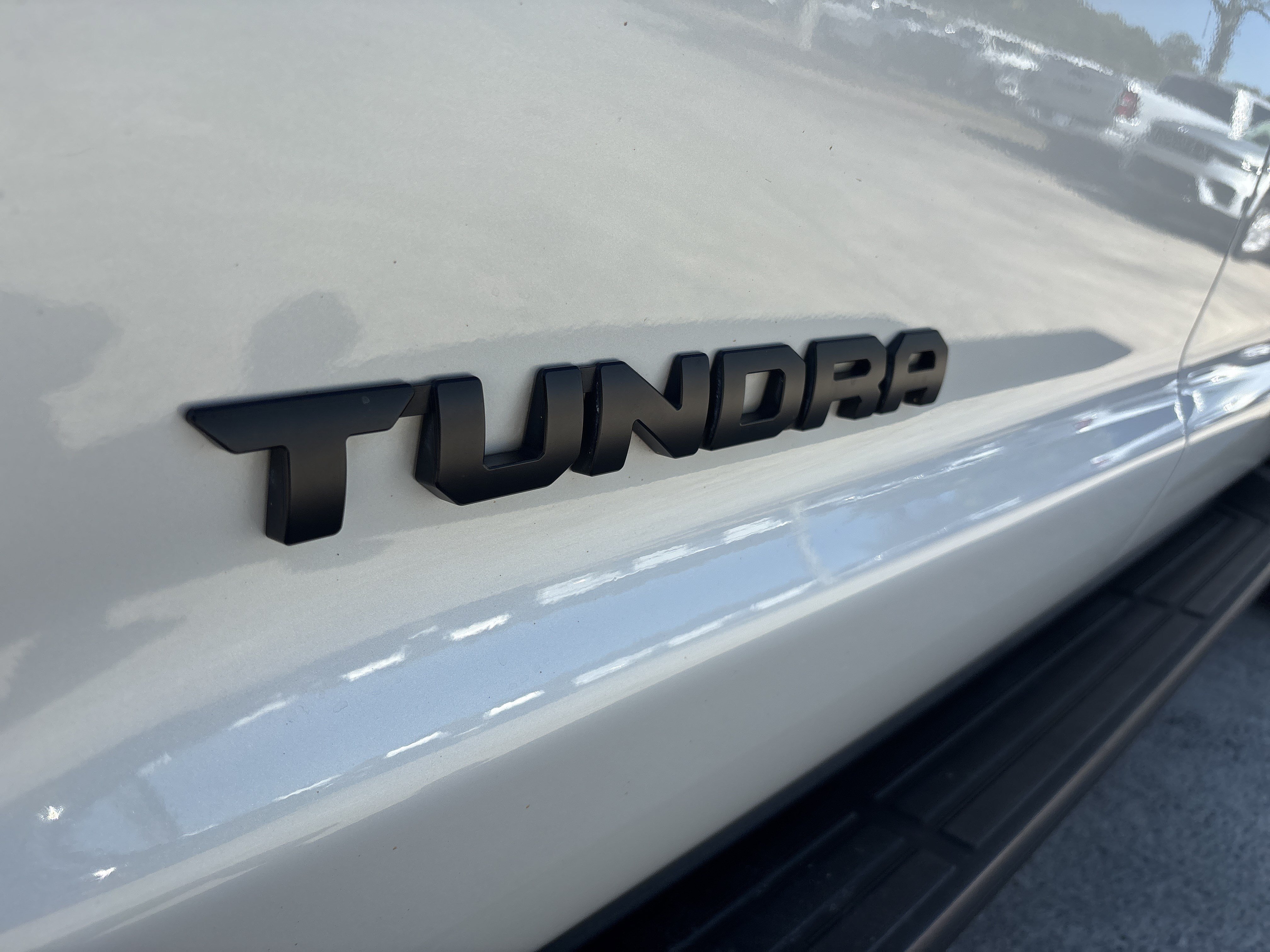 Used 2021 Toyota Tundra Limited w/ Limited Premium Package AWD/4WD image 11