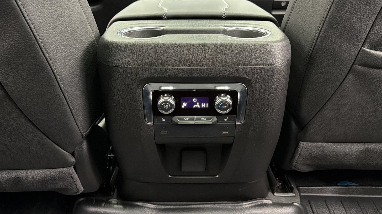 Used 2026 GMC Yukon Denali w/ Sun & Power Step Package AWD/4WD image 42