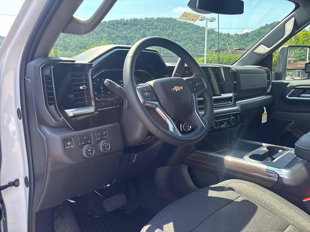 New 2026 Chevrolet Silverado 2500 LT w/ Z71 Chrome Sport Edition AWD/4WD image 11