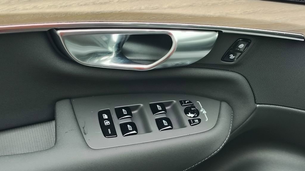 New 2026 Volvo XC90 B6 Plus image 10
