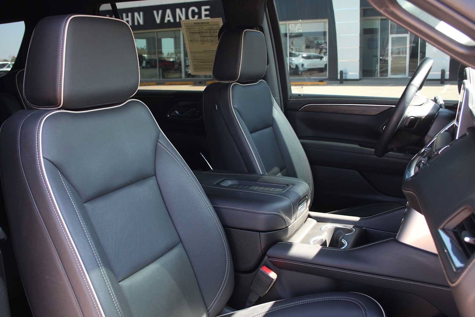 Used 2023 Chevrolet Tahoe Premier AWD/4WD image 24