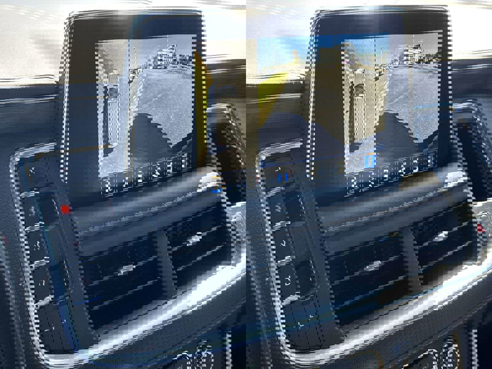 Used 2022 GMC Yukon SLT w/ SLT Premium Package image 25