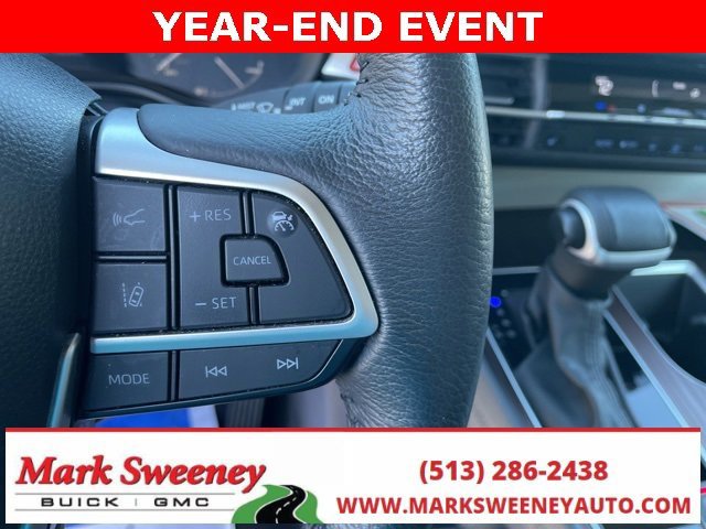 Used 2024 Toyota Sienna XLE image 17
