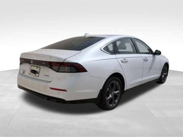 Used 2025 Honda Accord EX-L image 3