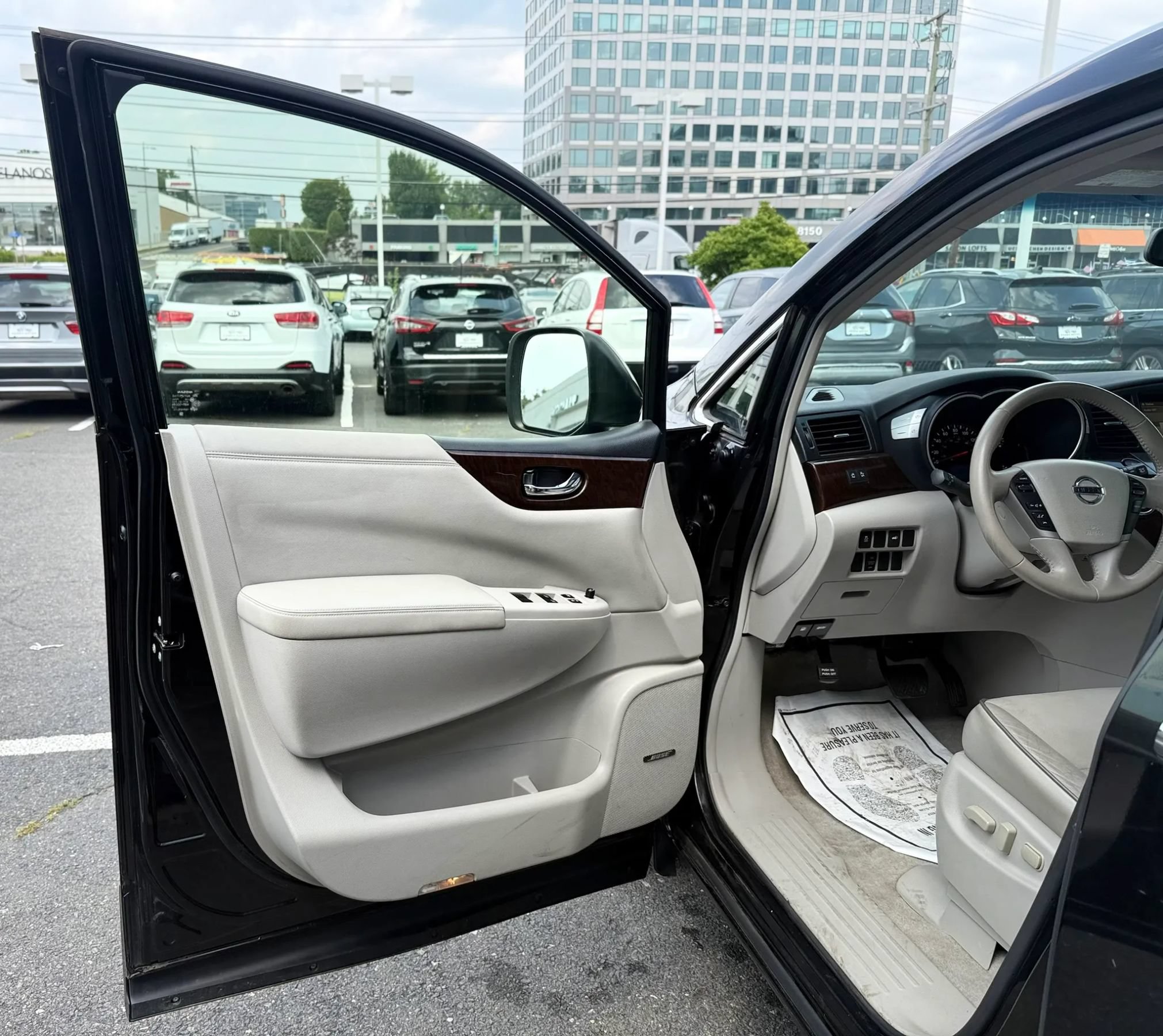 Used 2012 Nissan Quest SL w/ Bose Pkg FWD image 9