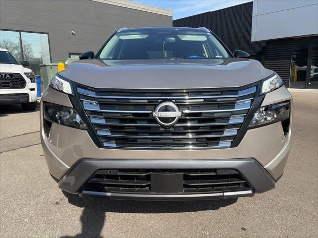 Used 2025 Nissan Rogue SL w/ Tech Package image 5