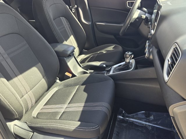 Used 2024 Hyundai Venue SEL FWD image 20