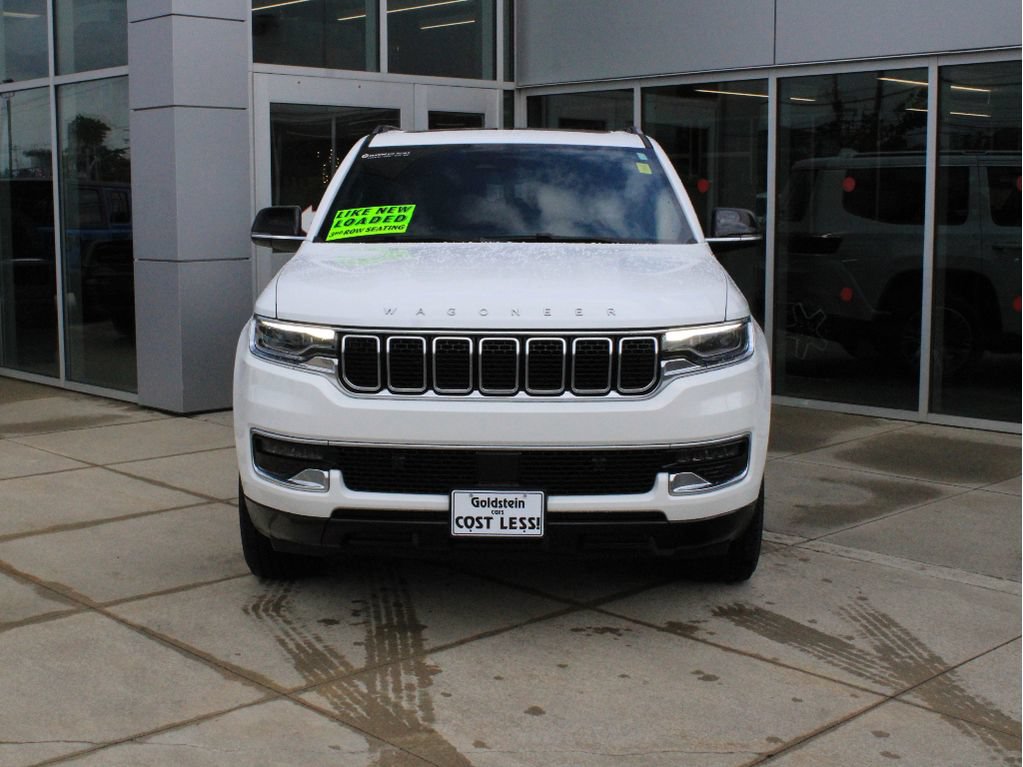 Used 2023 Jeep Wagoneer 4WD w/ Premium Group I image 2