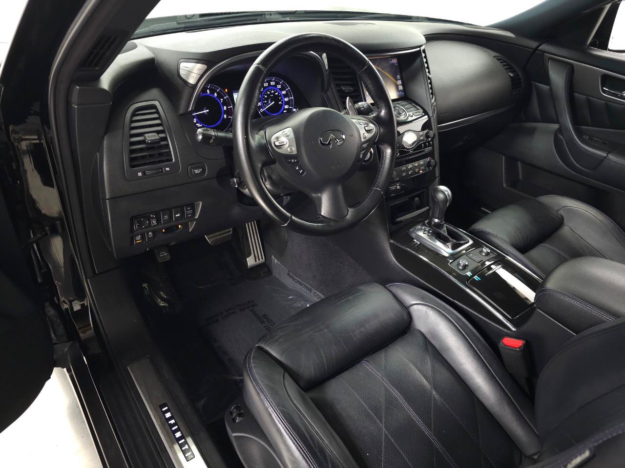 Used 2017 INFINITI QX70 AWD w/ Premium Package image 15