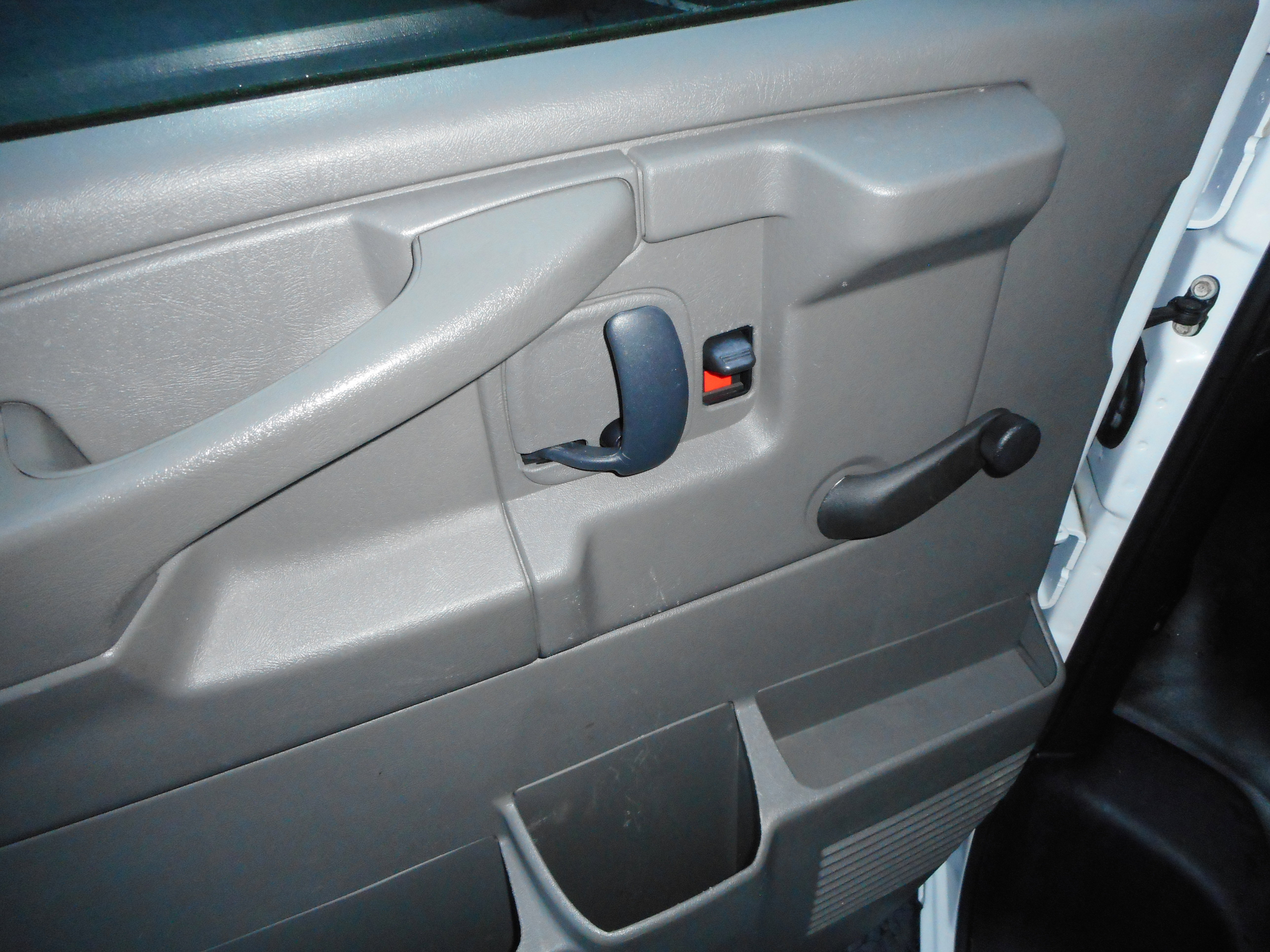 Used 2008 Chevrolet Express 3500 Passenger image 14