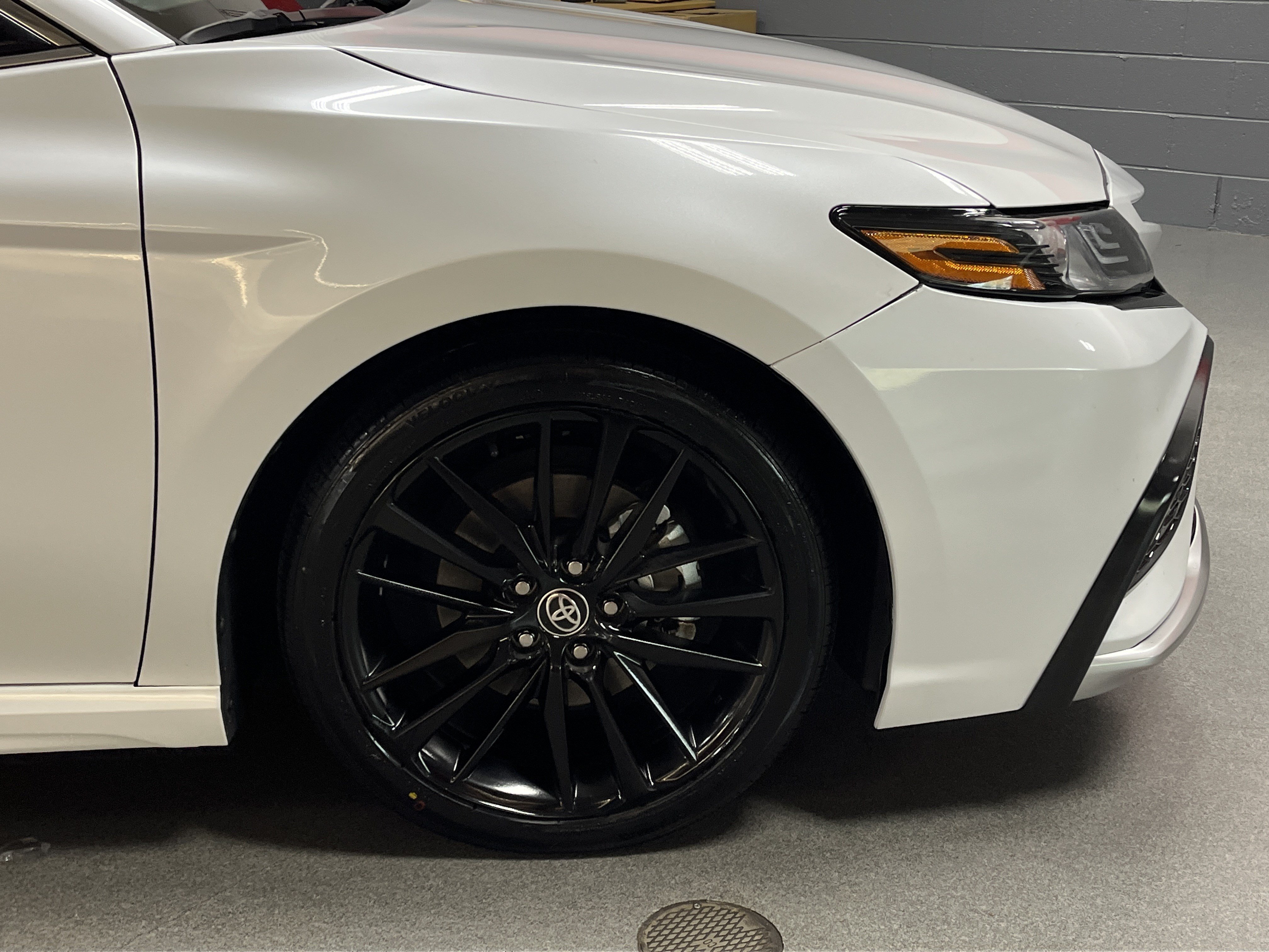 Used 2022 Toyota Camry XSE FWD image 13