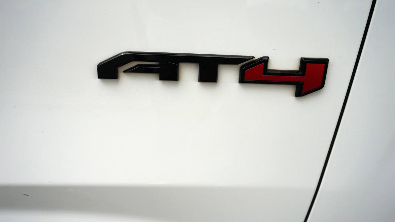 Used 2022 GMC Yukon AT4 image 3