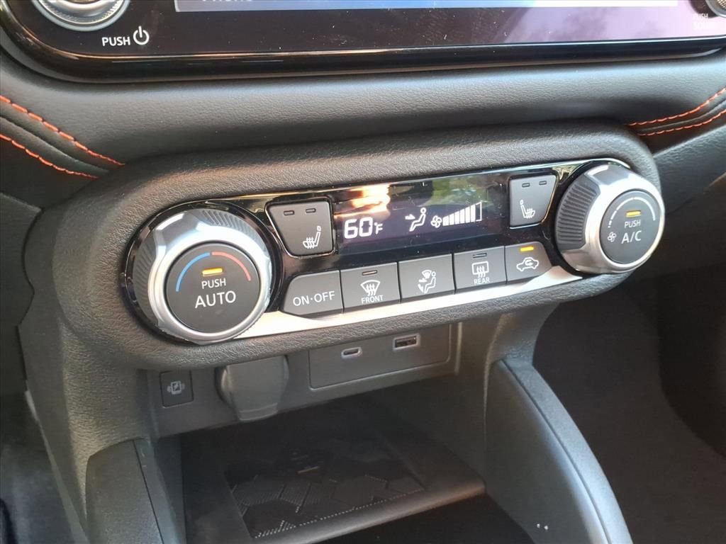 New 2025 Nissan Versa SR w/ Trunk Package image 14