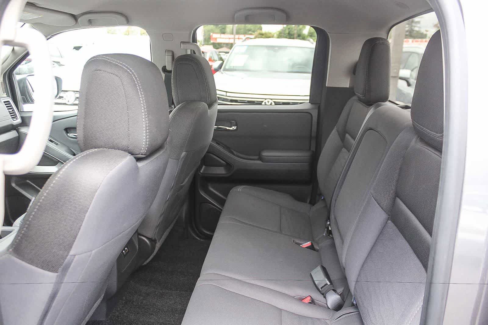 Used 2024 Nissan Frontier SV RWD image 23
