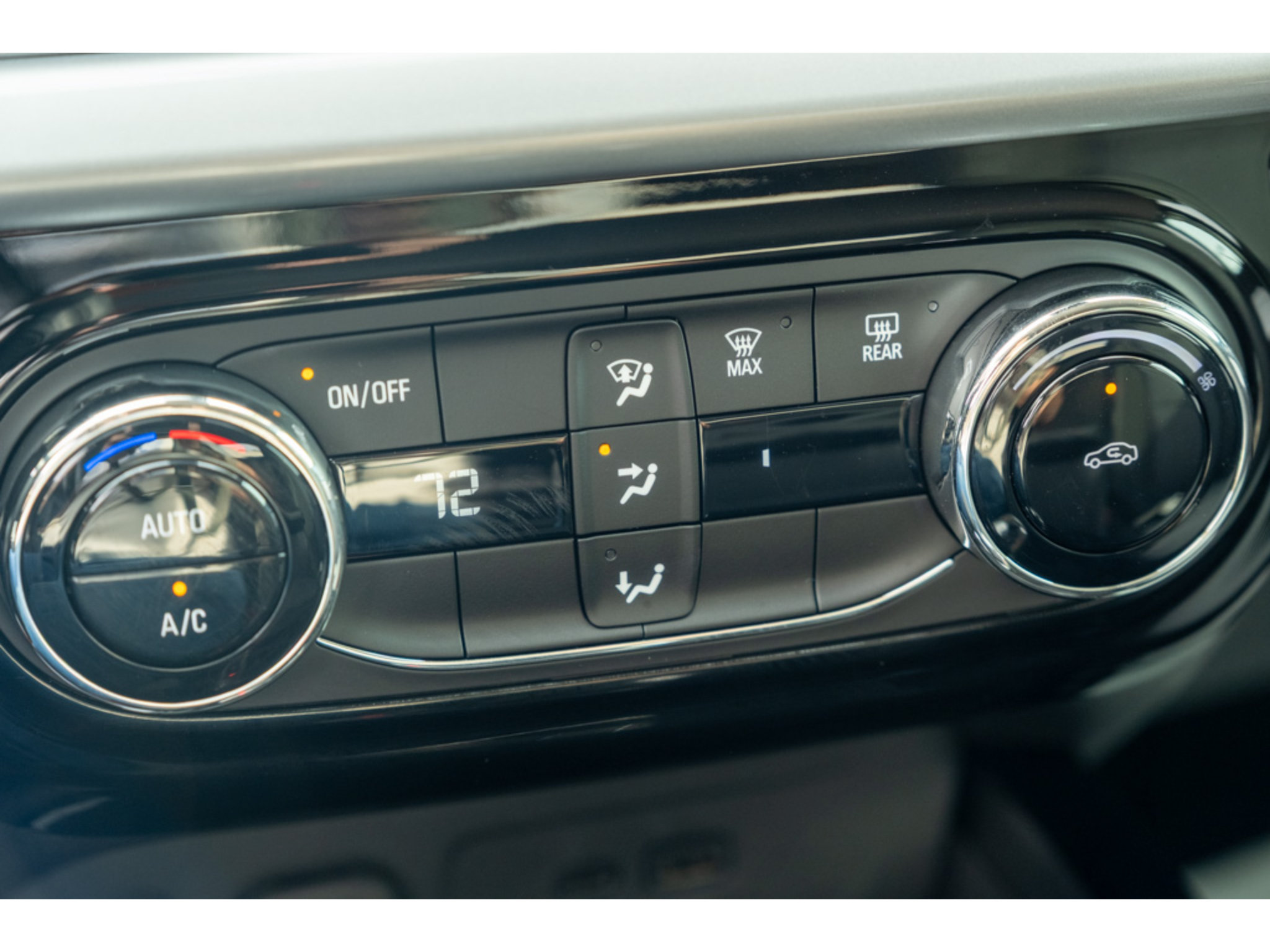 Used 2026 Chevrolet Trax LT FWD image 26