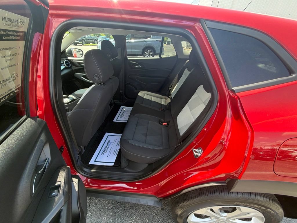 Used 2026 Chevrolet Trax LS FWD image 15