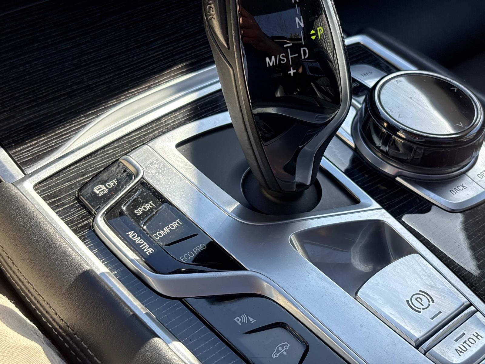 Used 2018 BMW 750i image 30