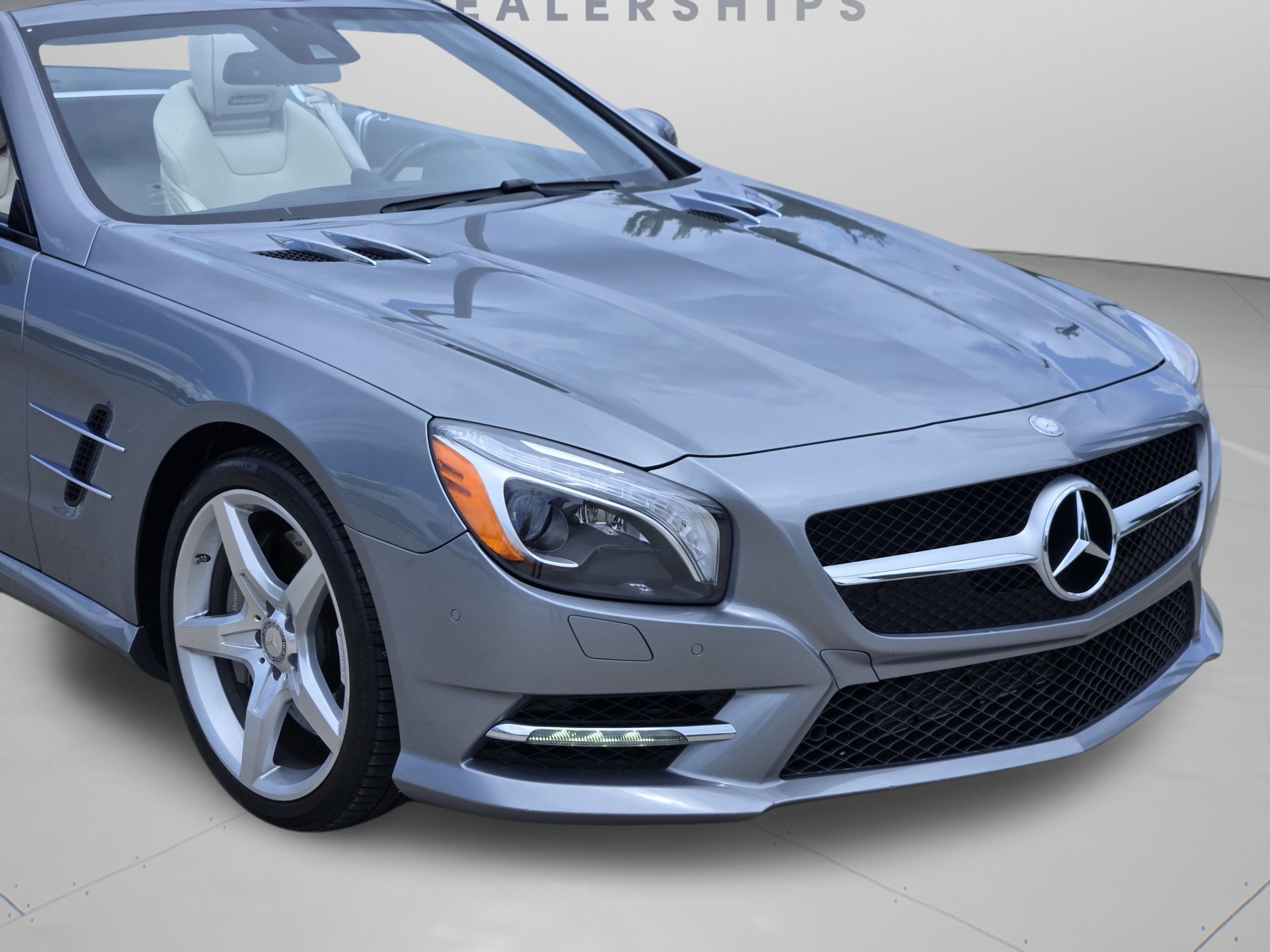 Used 2014 Mercedes-Benz SL 550 image 32