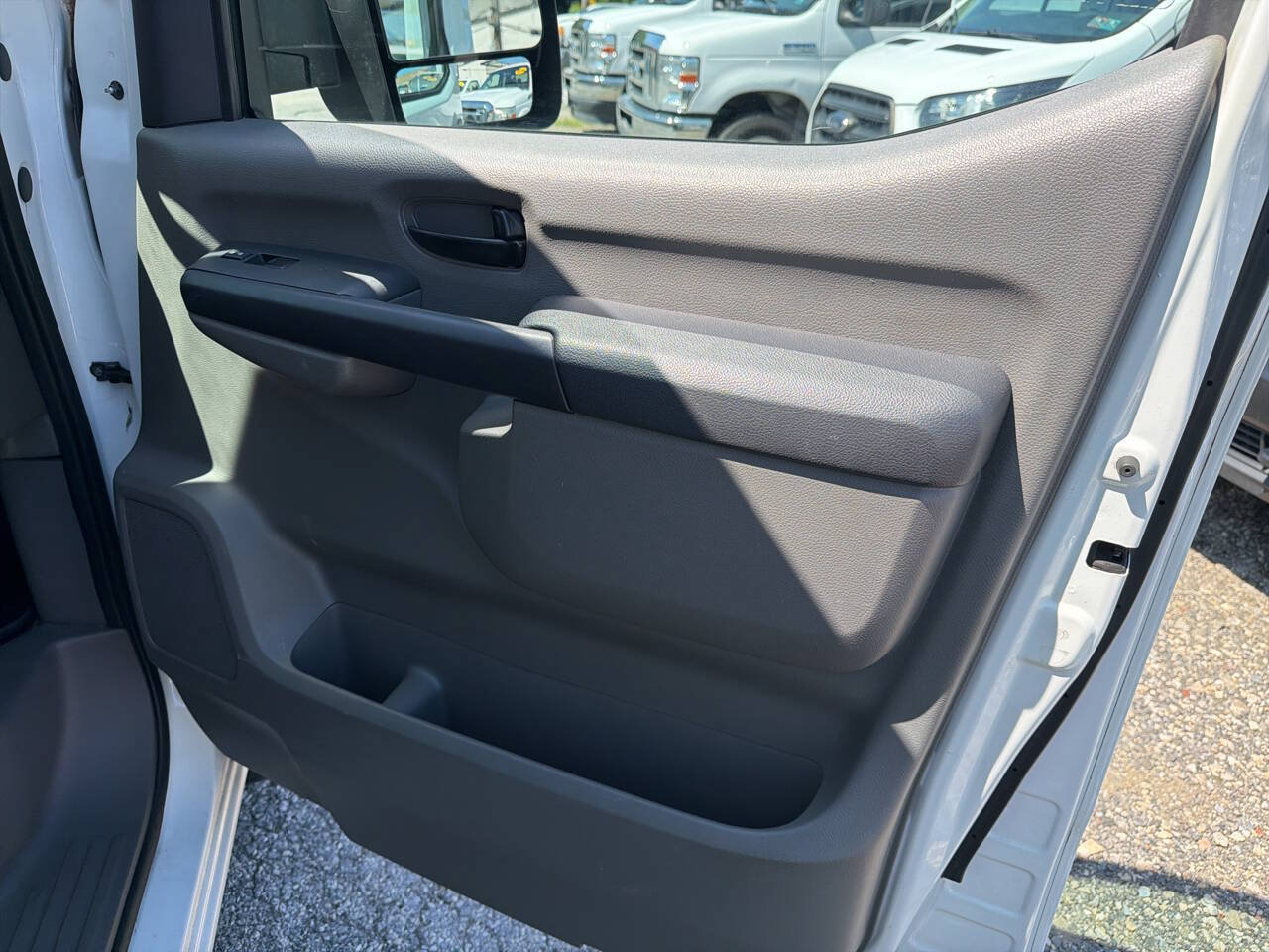 Used 2018 Nissan NV 2500 S RWD image 19
