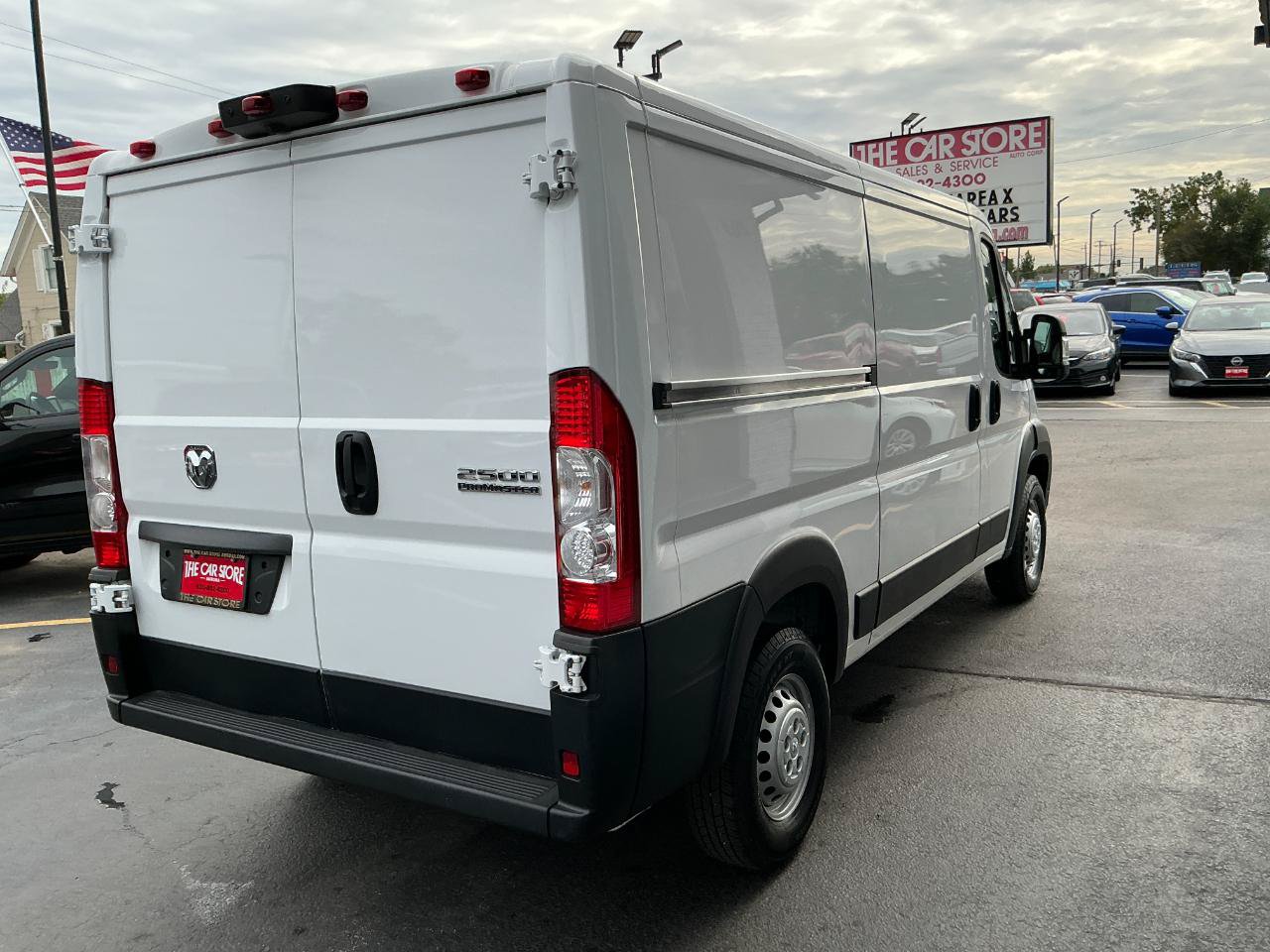 Used 2025 RAM ProMaster 2500 w/ Convenience Group FWD image 4