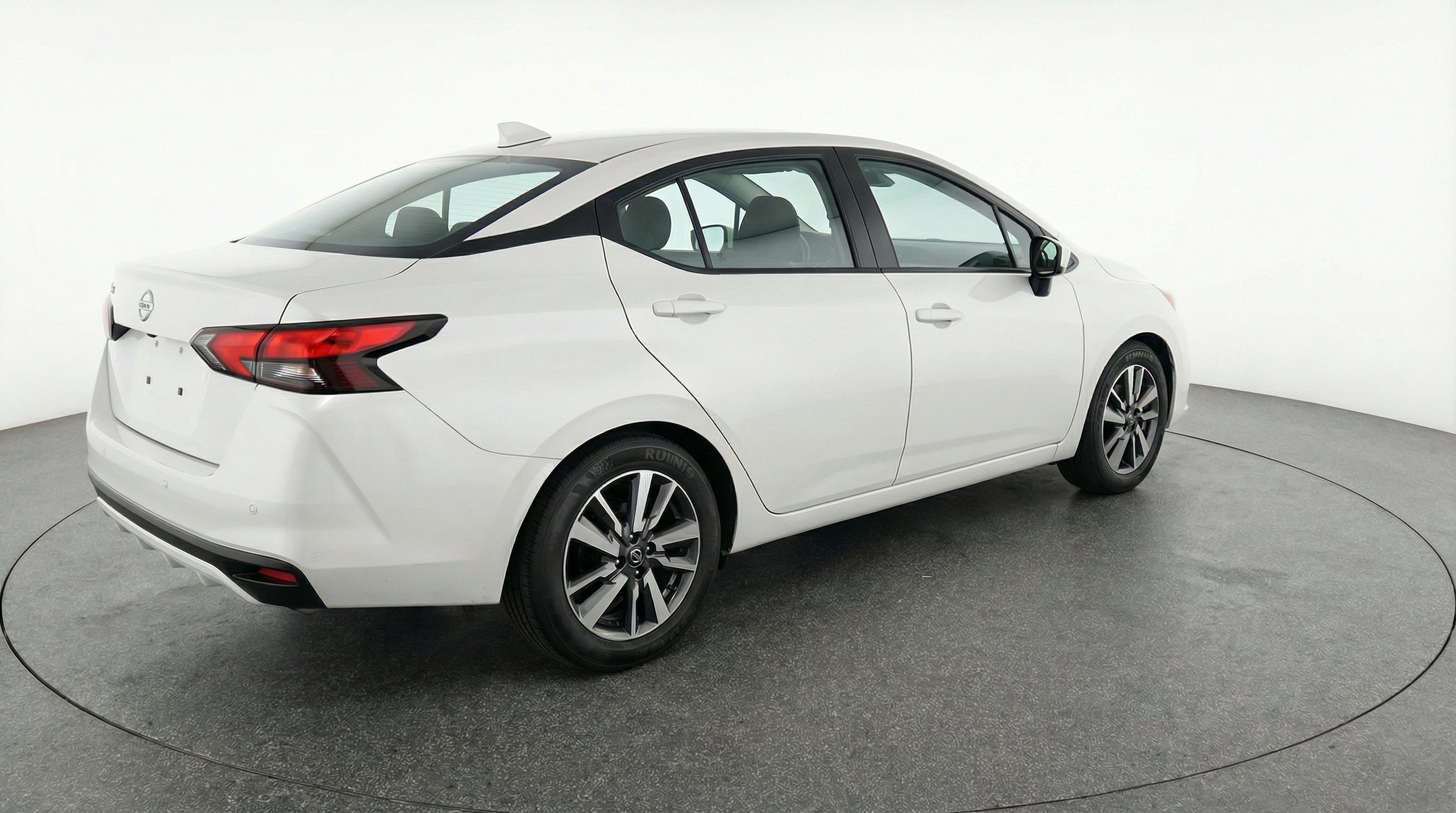 Used 2025 Nissan Versa SV FWD image 9