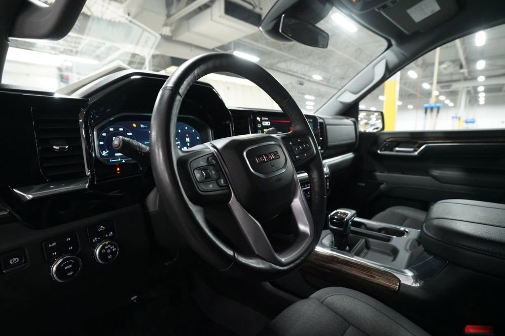 Used 2023 GMC Sierra 1500 Elevation w/ Preferred Package AWD/4WD image 8