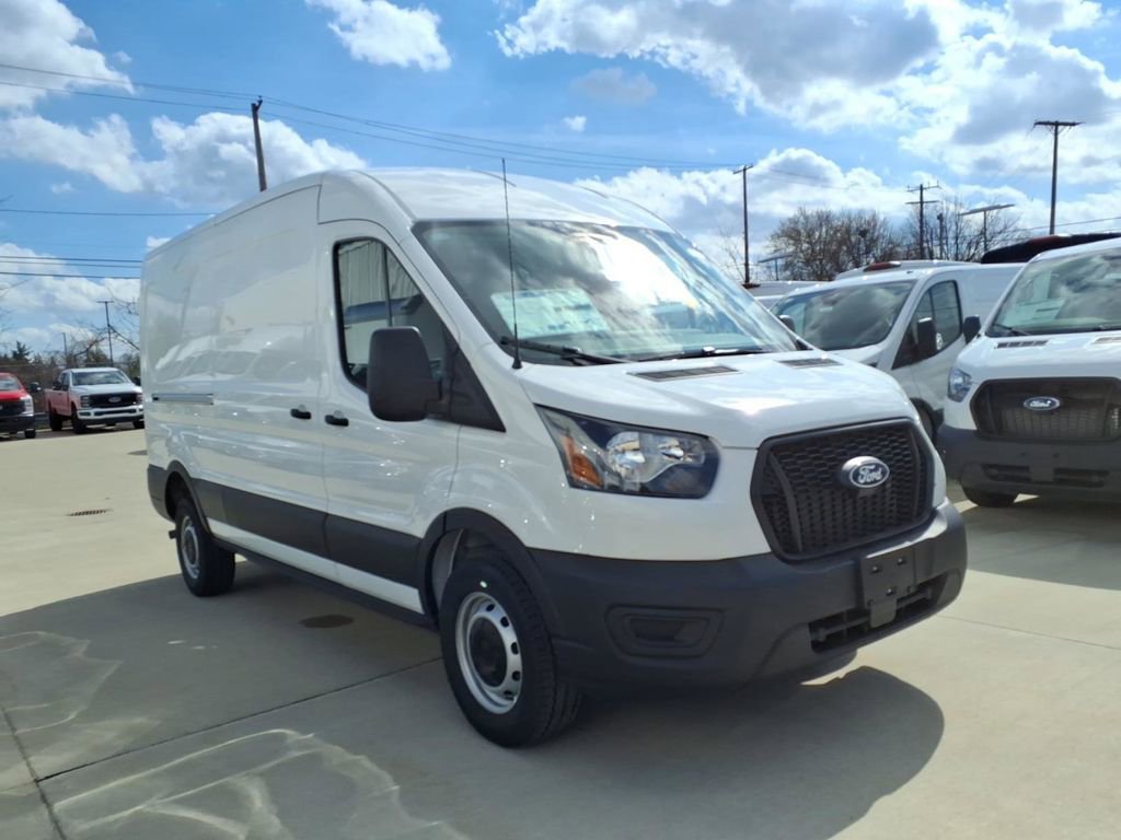 New 2026 Ford Transit 250 148 Medium Roof w/ Load Area Protection Package RWD image 3