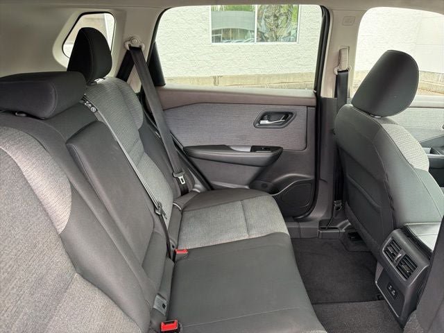 Used 2022 Nissan Rogue SV AWD/4WD image 22