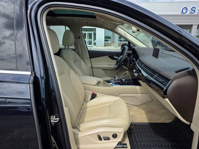 Used 2017 Audi Q7 3.0T Prestige w/ Prestige Package AWD/4WD image 16
