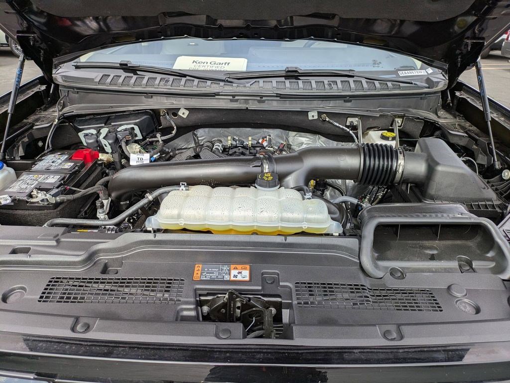 Certified 2025 Ford Expedition Platinum AWD/4WD image 35