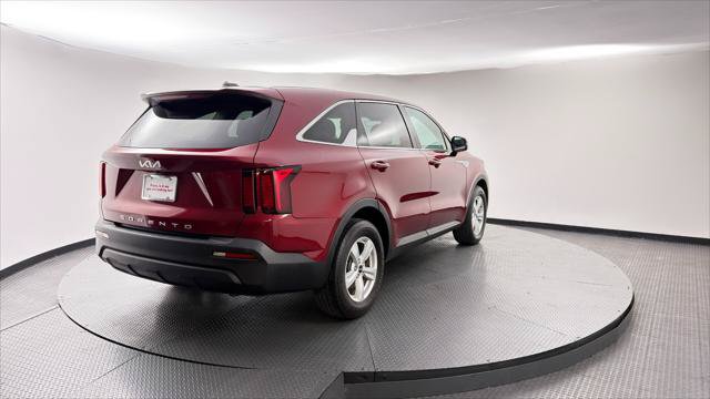 Used 2022 Kia Sorento LX FWD image 8