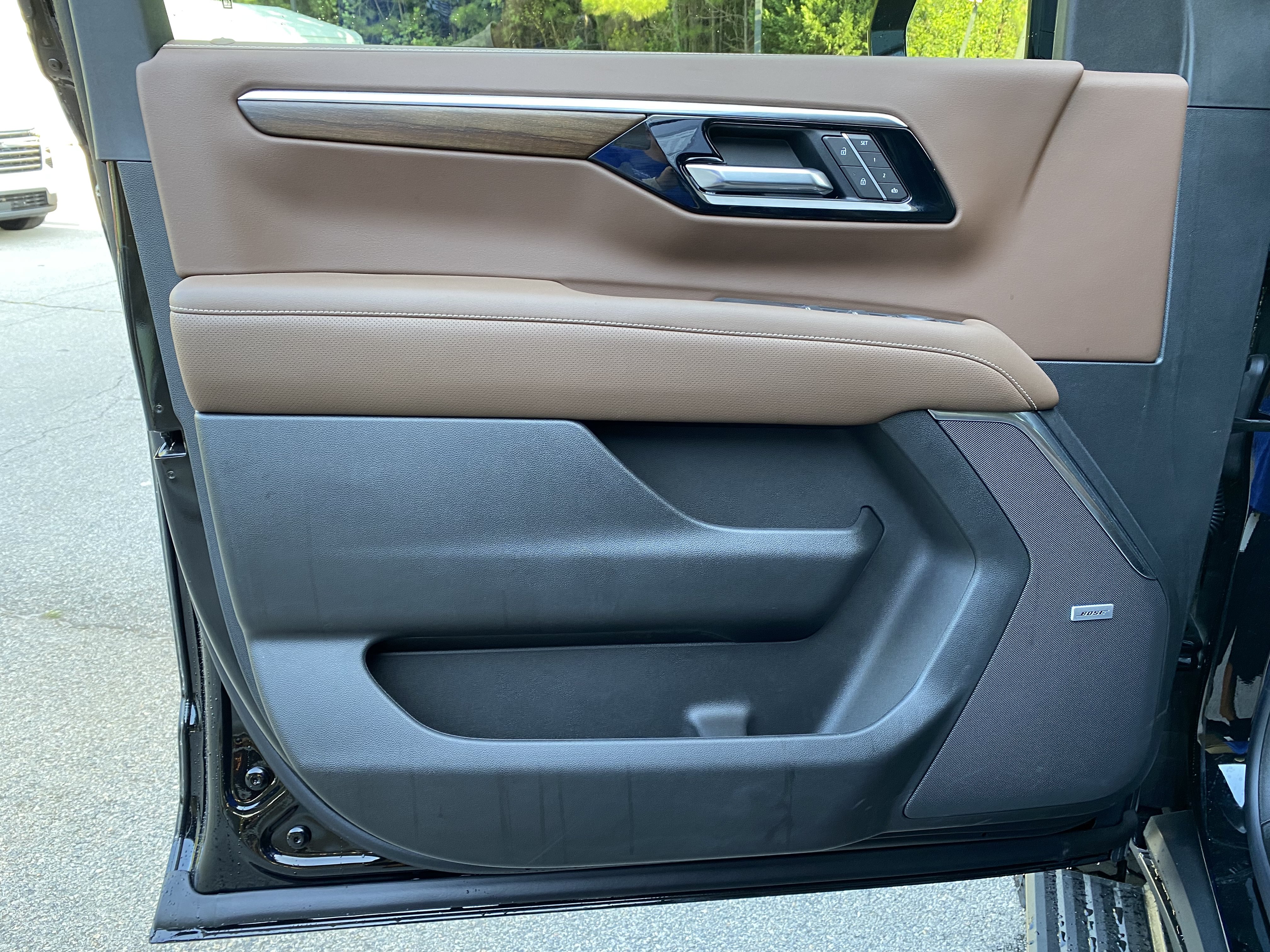New 2026 Chevrolet Tahoe High Country AWD/4WD image 15