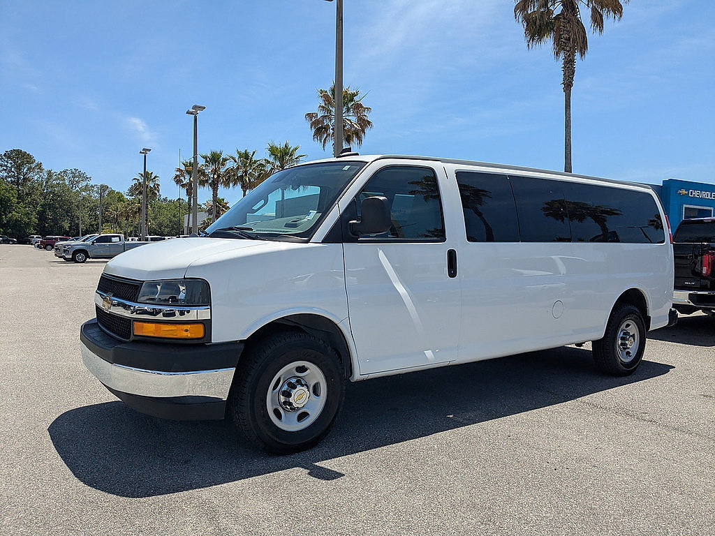 Certified 2024 Chevrolet Express 3500 LT w/ LT Preferred Equipment Group RWD image 10