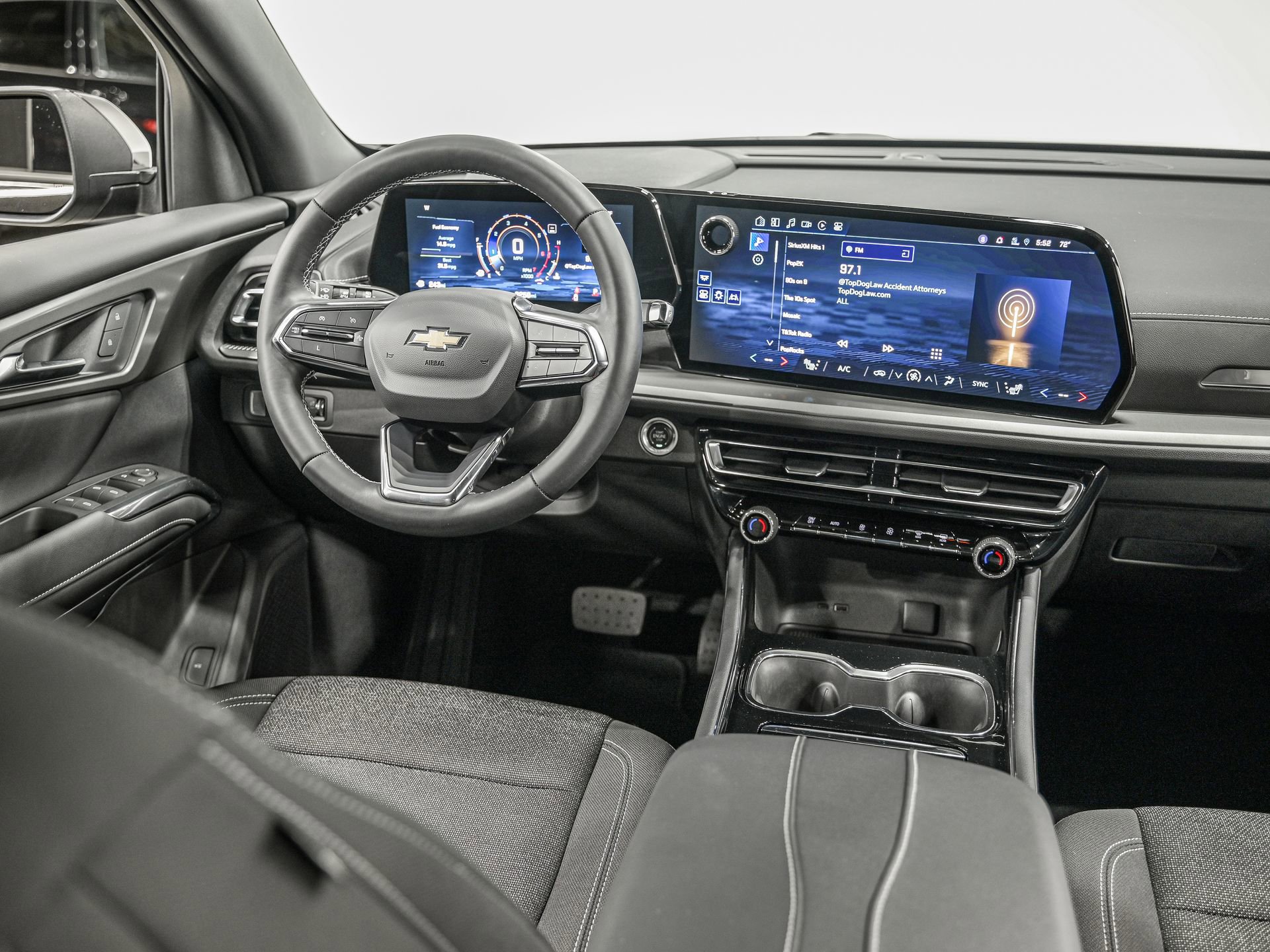 Used 2024 Chevrolet Traverse LS FWD image 20
