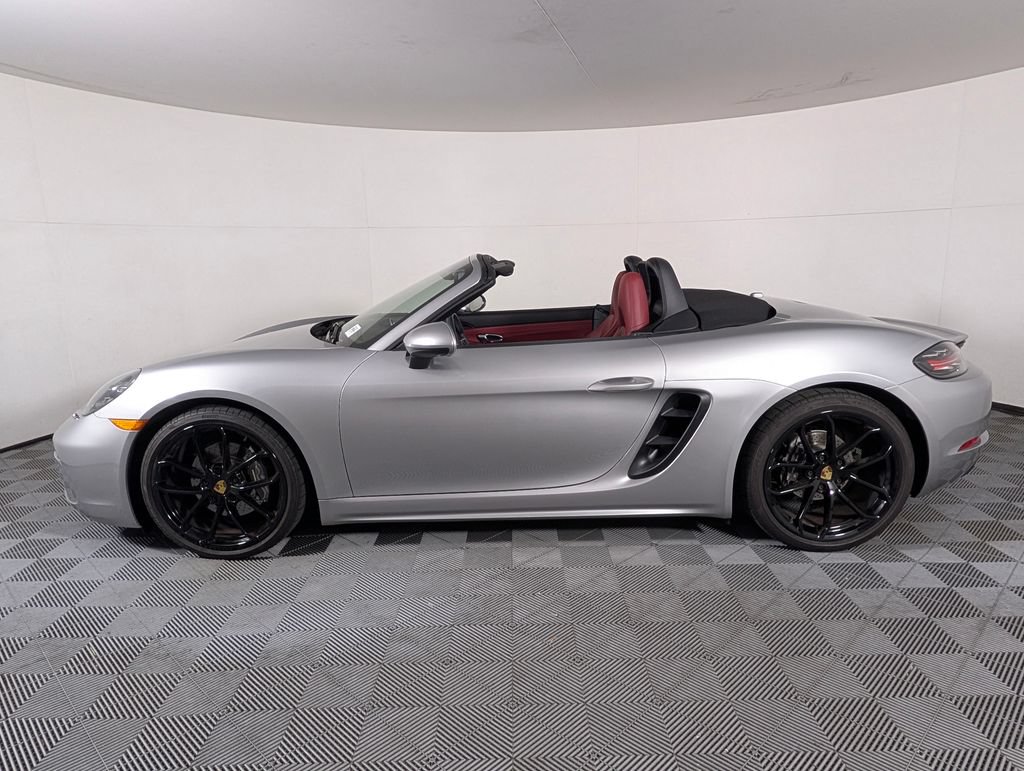 Certified 2024 Porsche 718 Boxster RWD image 2