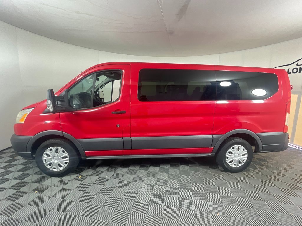 Used 2015 Ford Transit 150 XLT image 3