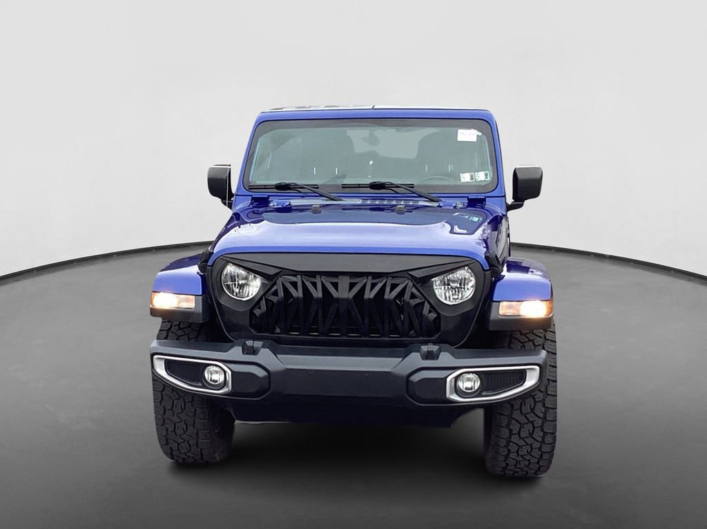 Used 2018 Jeep Wrangler Unlimited Sahara image 2