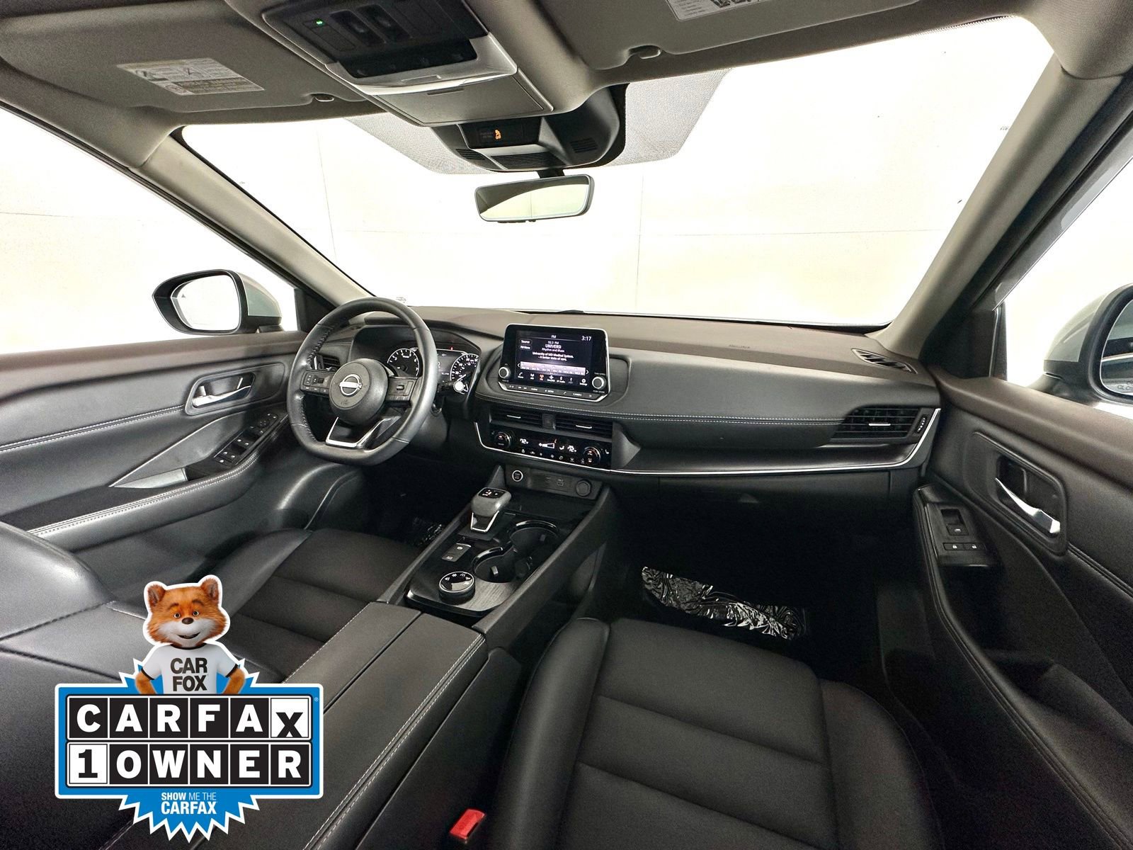 Used 2023 Nissan Rogue SV w/ SV Premium B Package image 2