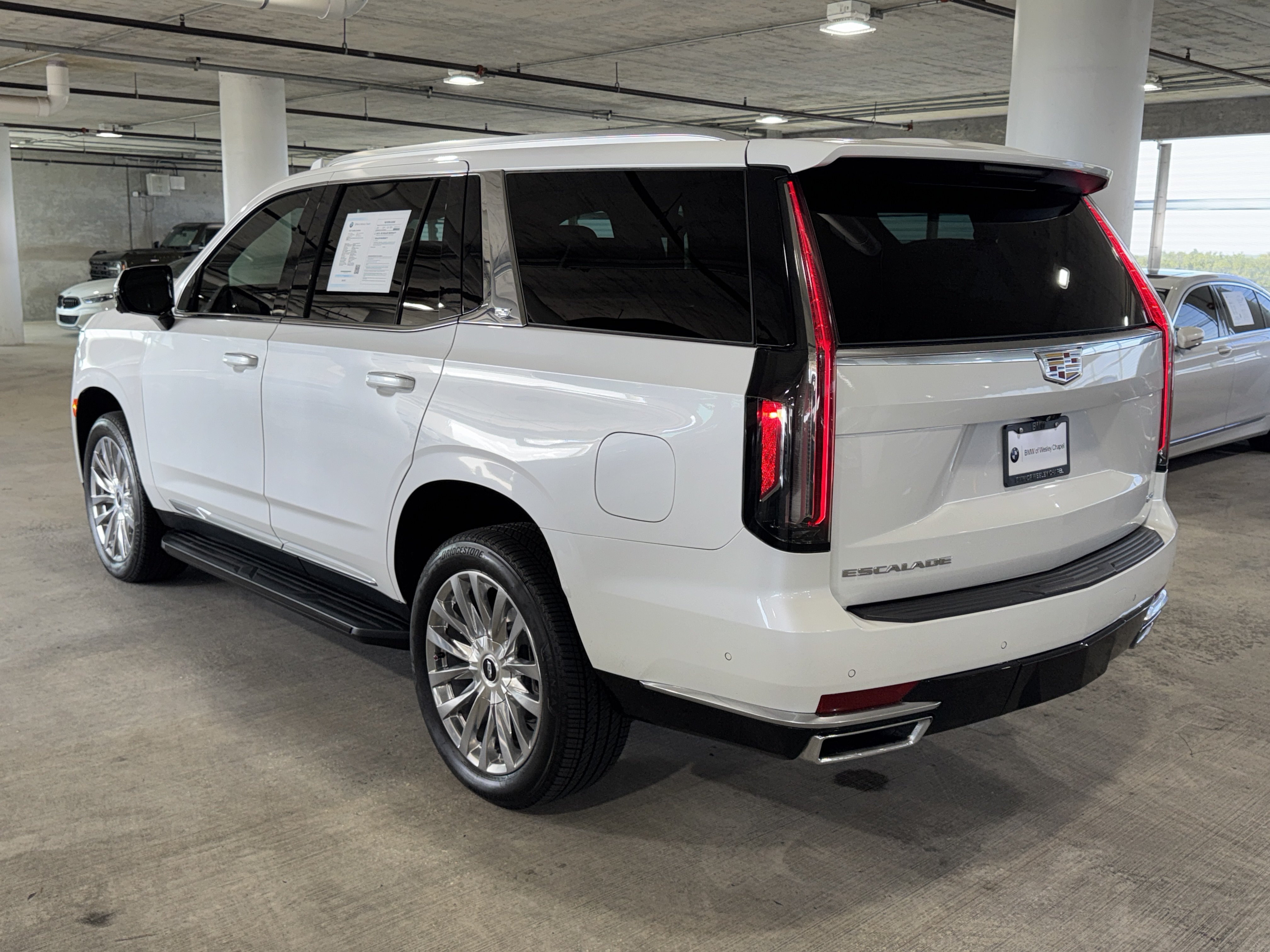 Used 2023 Cadillac Escalade Premium Luxury w/ LPO, Illumination Package AWD/4WD image 6