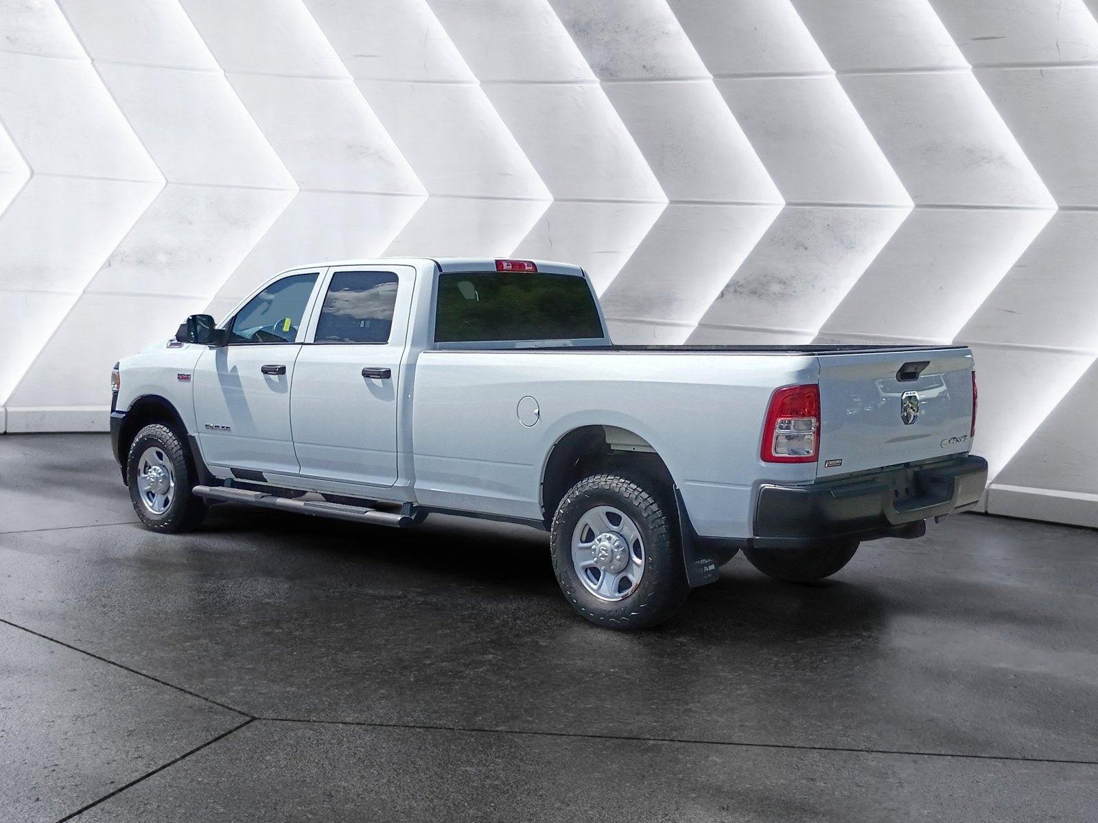 Used 2022 RAM 3500 Tradesman AWD/4WD image 4