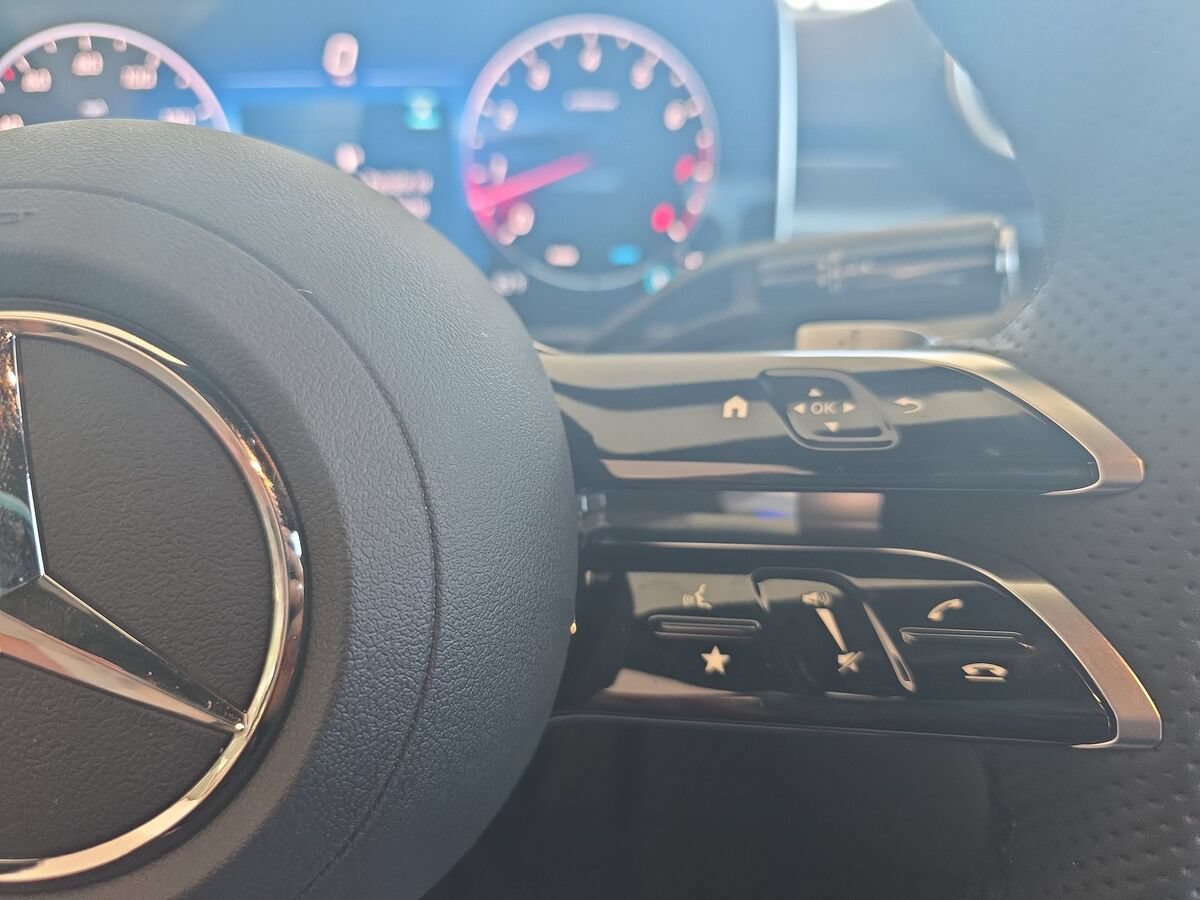 New 2026 Mercedes-Benz C 300 4MATIC Sedan image 18
