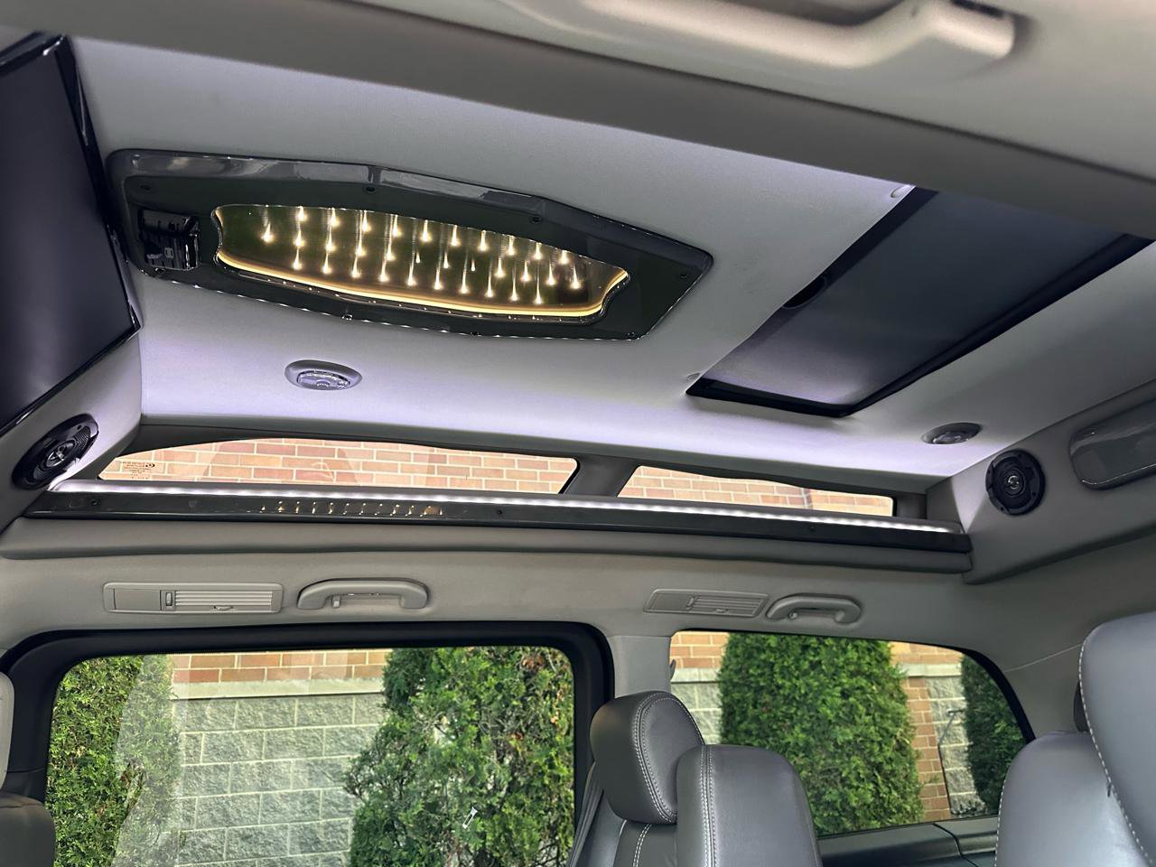 Used 2018 Mercedes-Benz Metris Passenger image 19