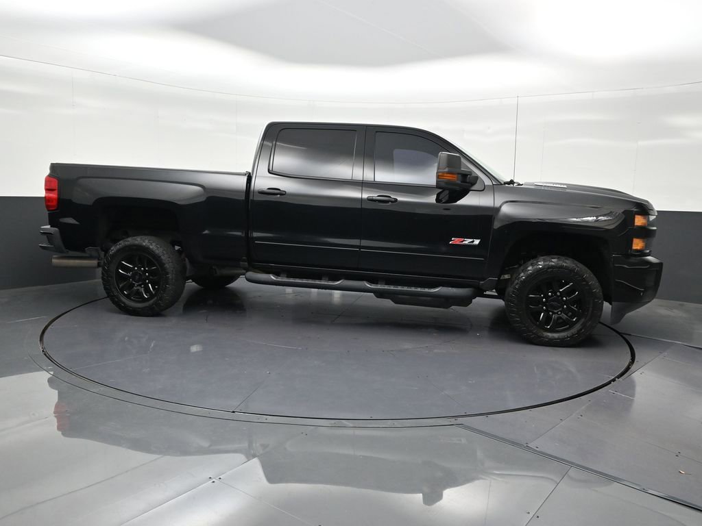 Used 2017 Chevrolet Silverado 2500 LT w/ Midnight Edition AWD/4WD image 7