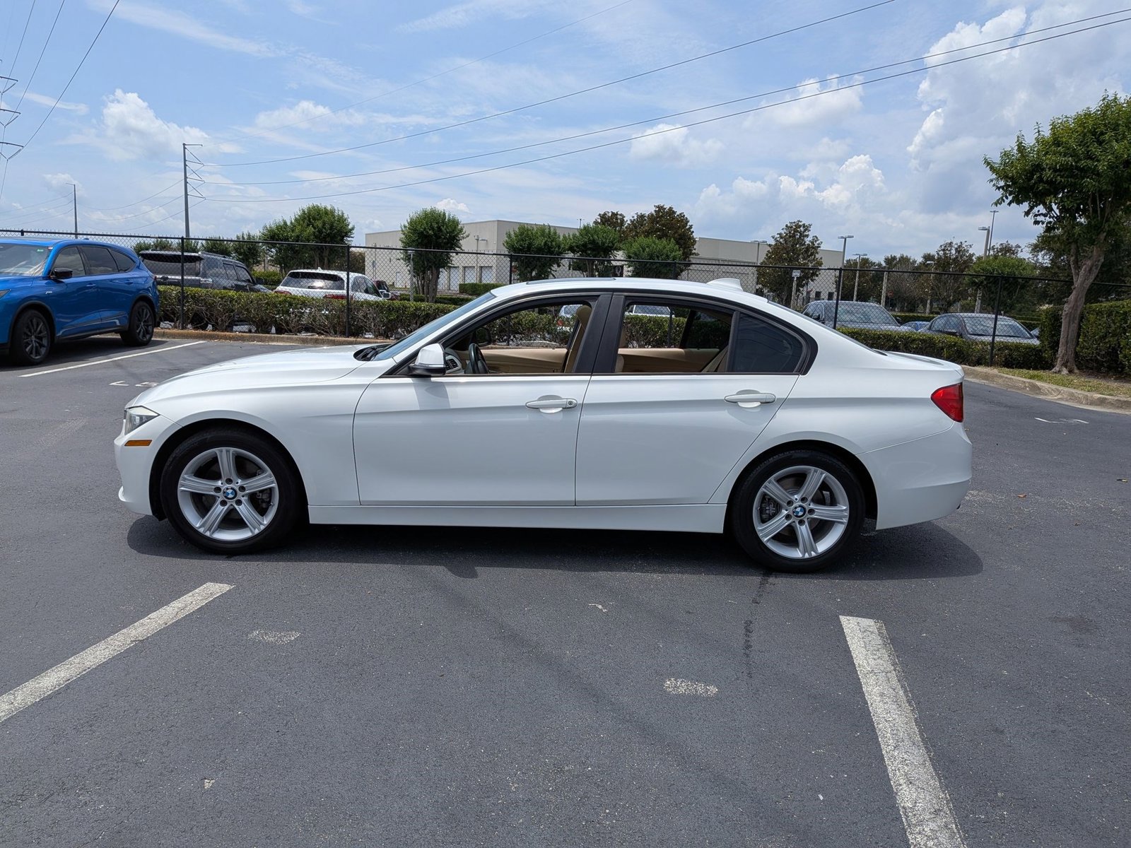 Used 2015 BMW 320i Sedan RWD image 8