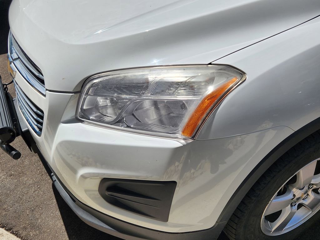 Used 2015 Chevrolet Trax LS AWD/4WD image 6