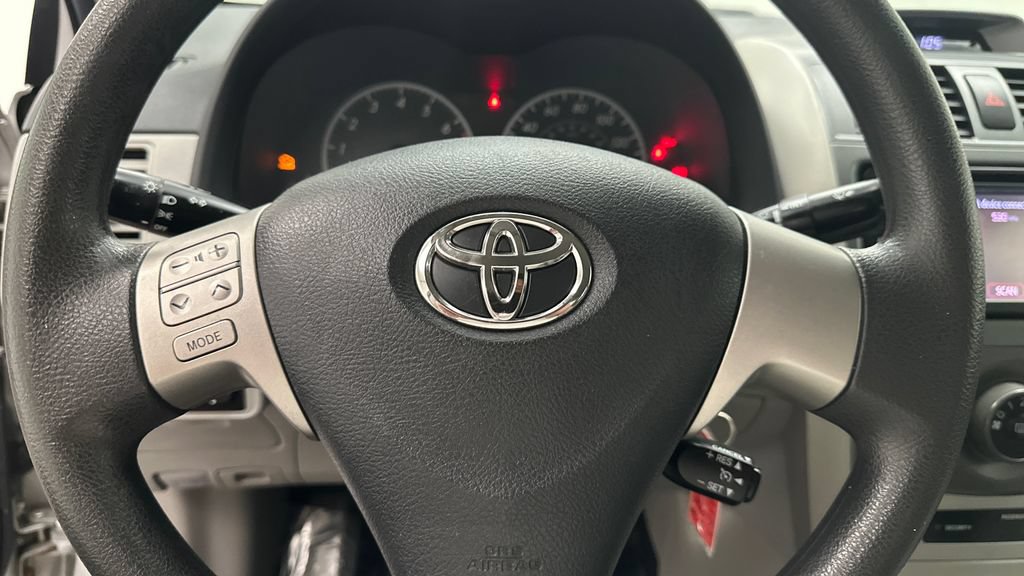 Used 2013 Toyota Corolla LE FWD image 13