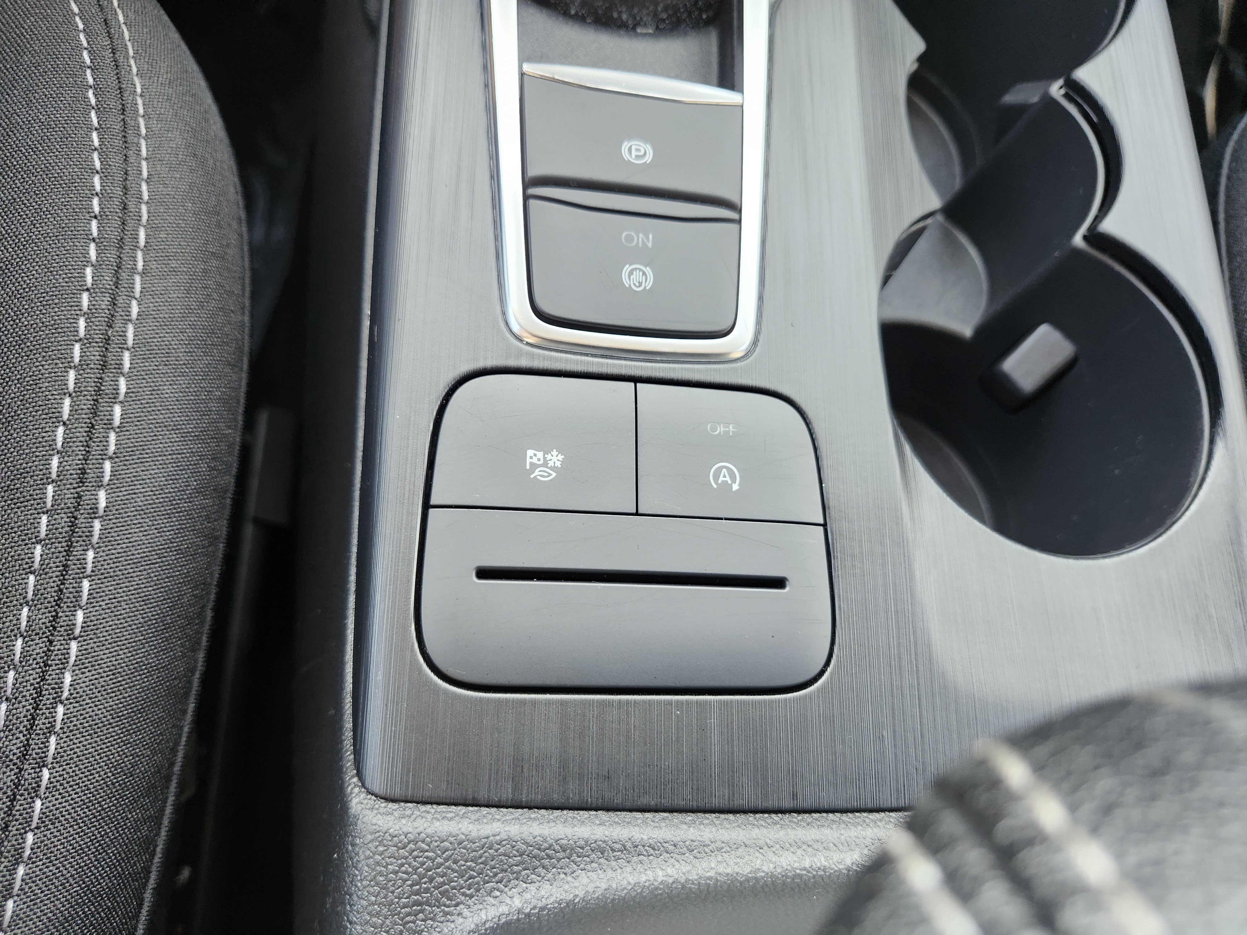 Used 2024 Ford Escape Active AWD/4WD image 33