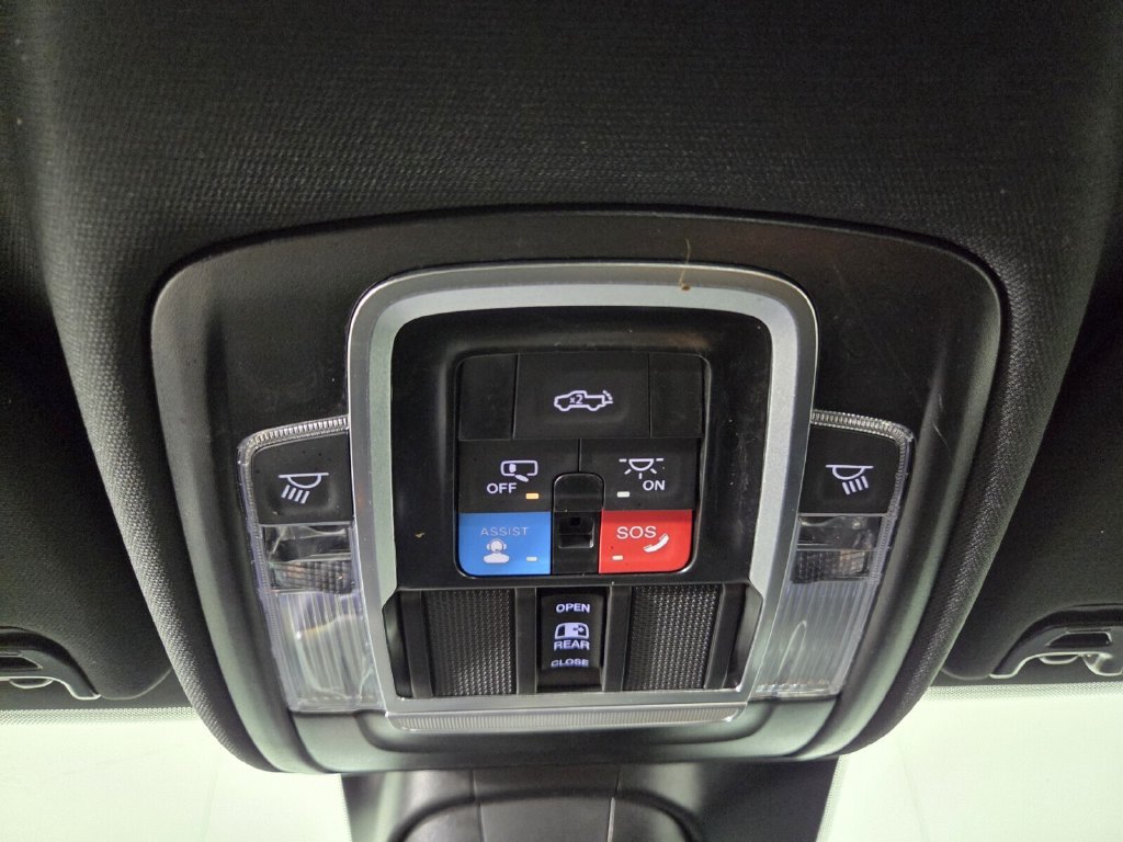 Used 2026 RAM 2500 Laramie AWD/4WD image 14