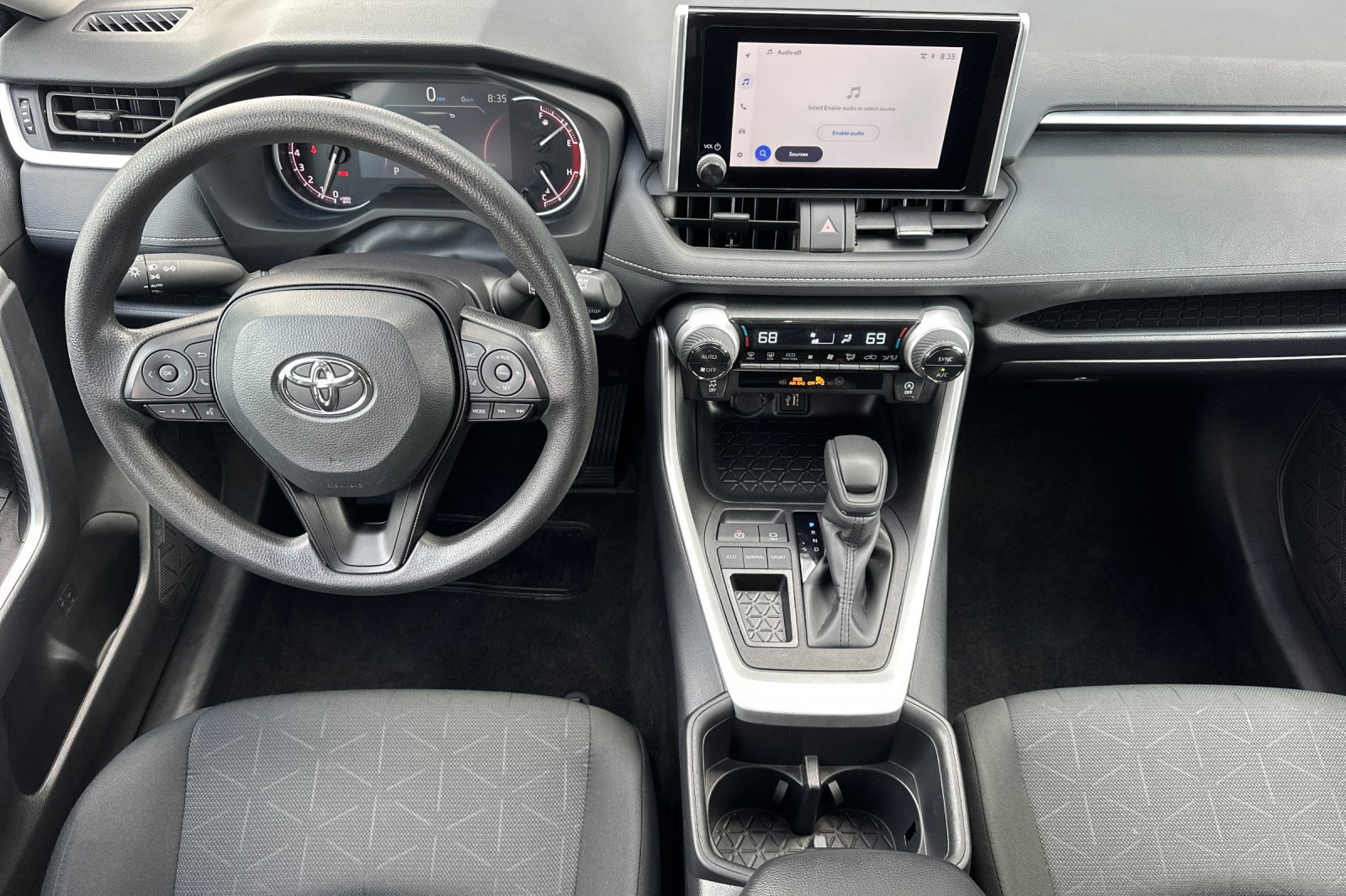 Used 2025 Toyota RAV4 XLE FWD image 15