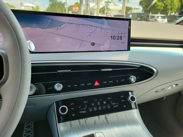New 2027 Genesis Electrified GV70 AWD/4WD image 14